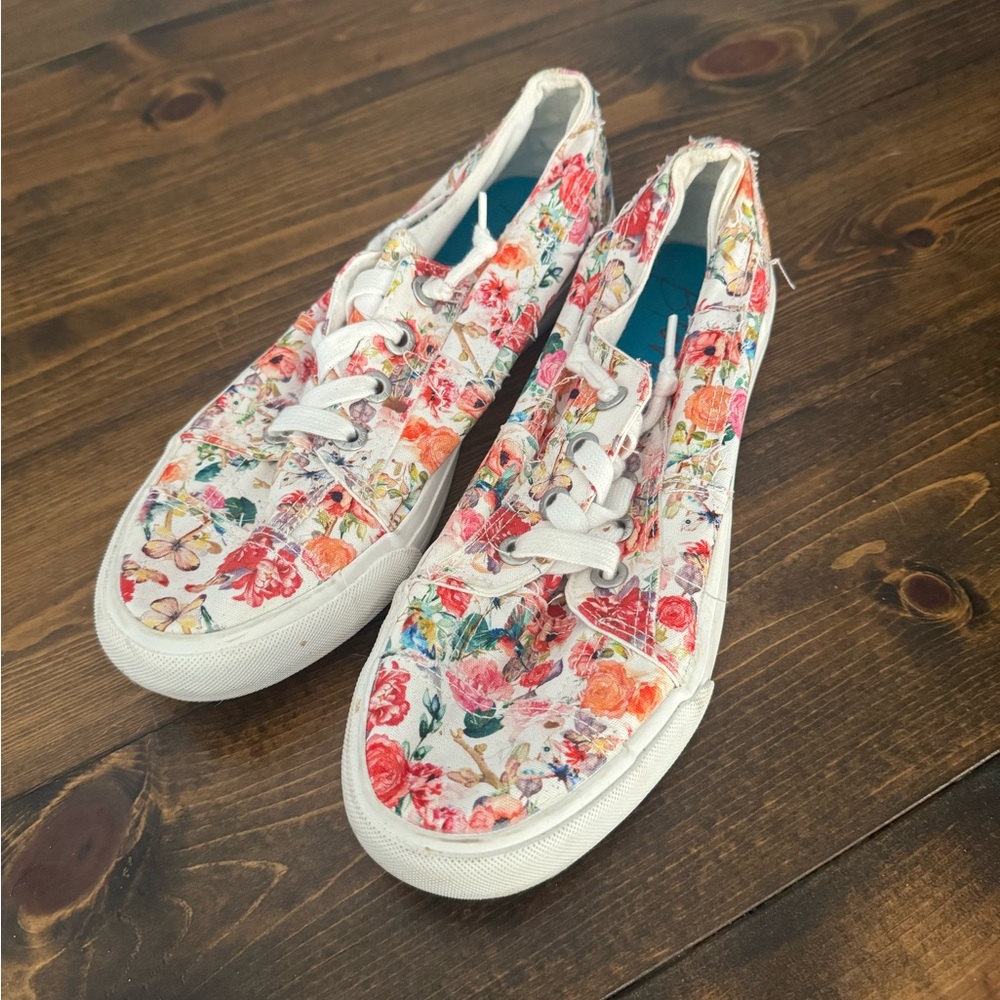 Floral sneakers never worn